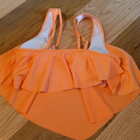 Handkerchief Style Swim Top - Picture 2 of 3